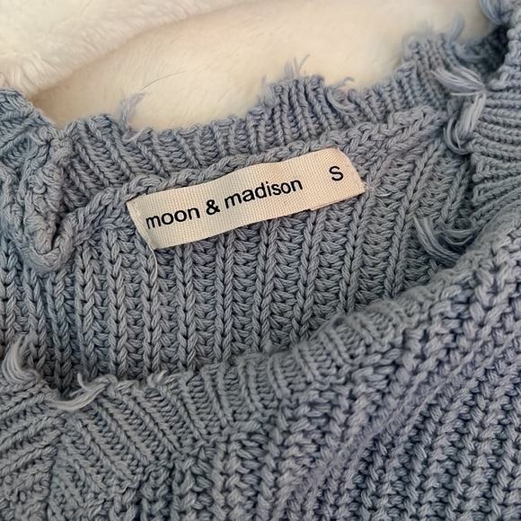 moon and madison cropped sweater - Picture 2 of 3